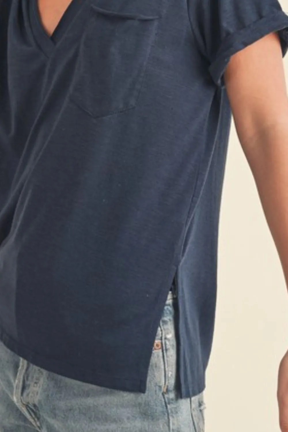 Aemi   Co Side Slit V-Neck Short Rolled Sleeve T-Shirt