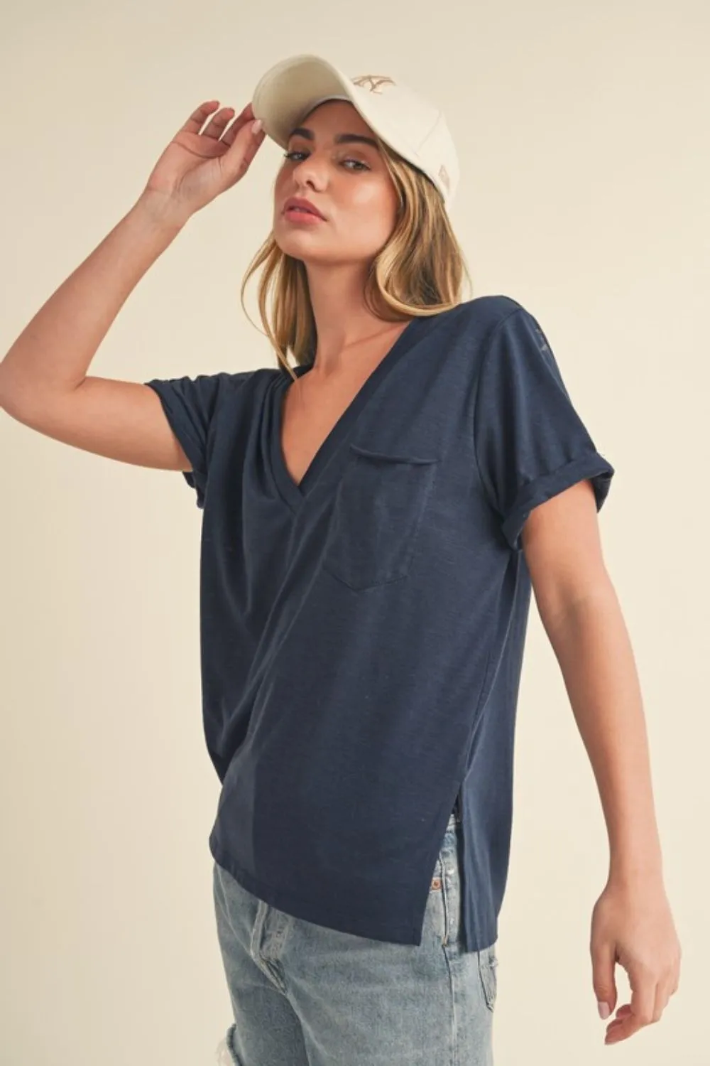 Aemi   Co Side Slit V-Neck Short Rolled Sleeve T-Shirt