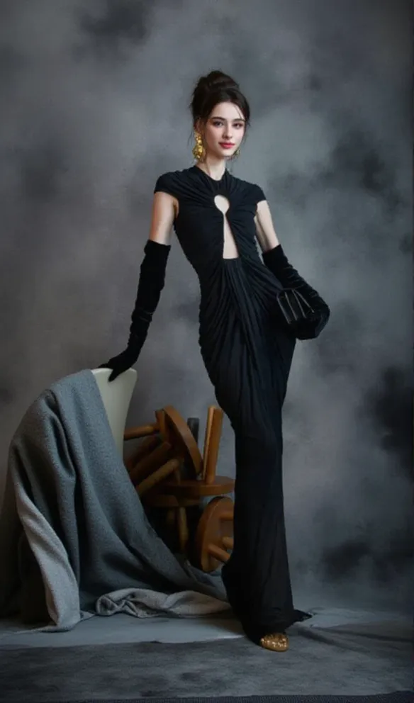 BRIANNA DRAPED KEYHOLE BODYCON GOWN IN BLACK