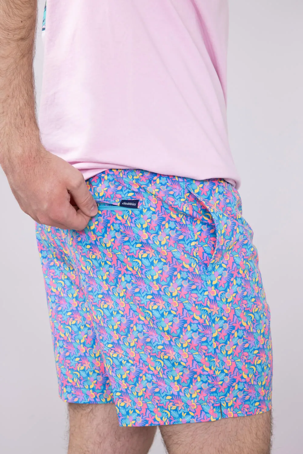 Chubbies Classic Lined Swim Trunks 5.5” Shorts for Men in Blue Floral | 126232-09