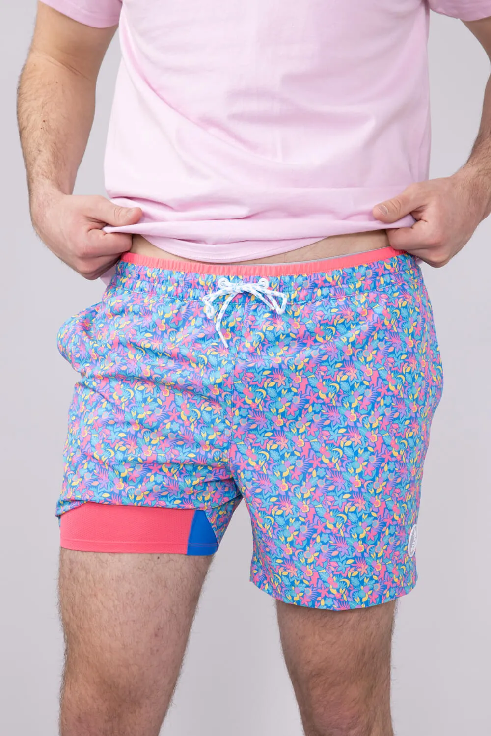 Chubbies Classic Lined Swim Trunks 5.5” Shorts for Men in Blue Floral | 126232-09