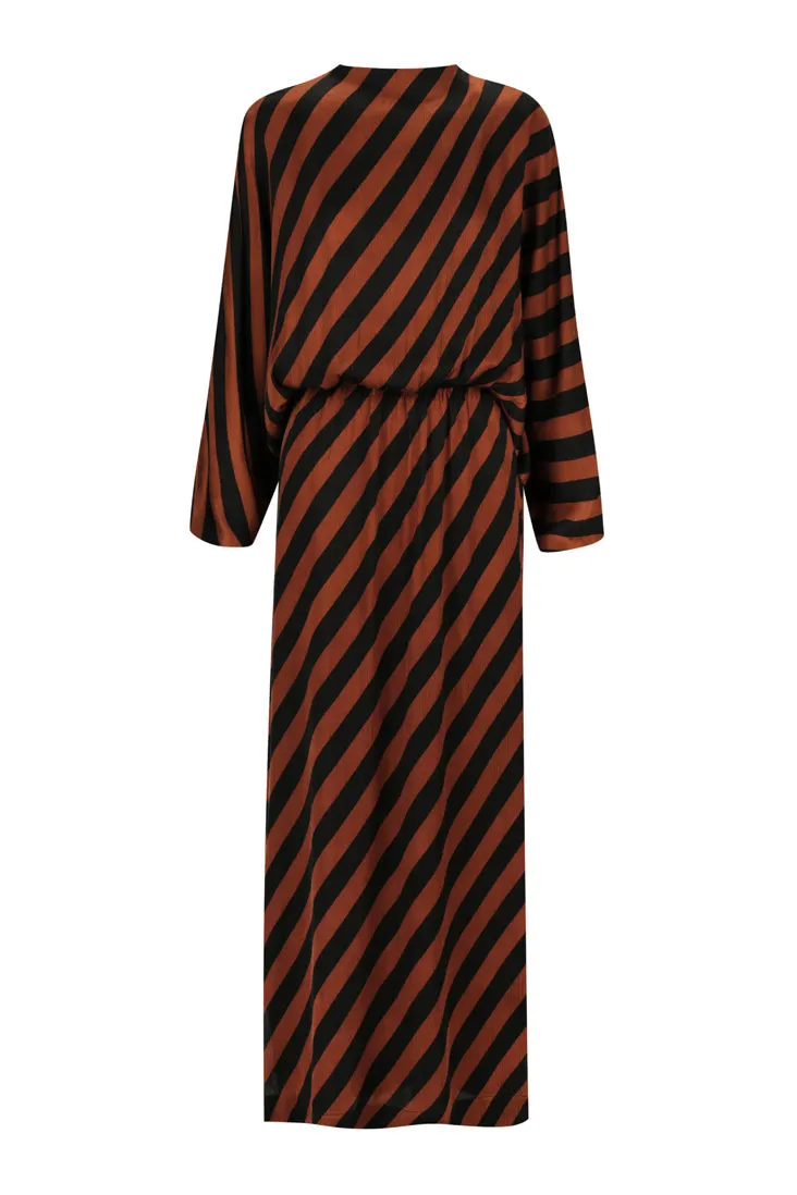 Enclosed Maxi