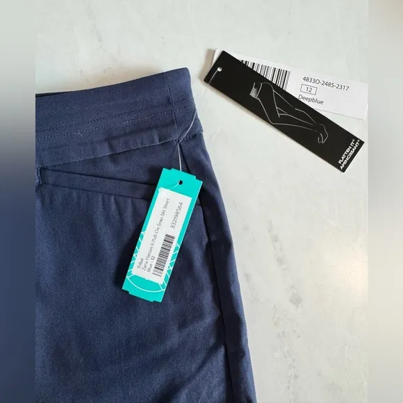 FLATTEN IT PULL-ON SNAP SLIT SHORTS - BLUE