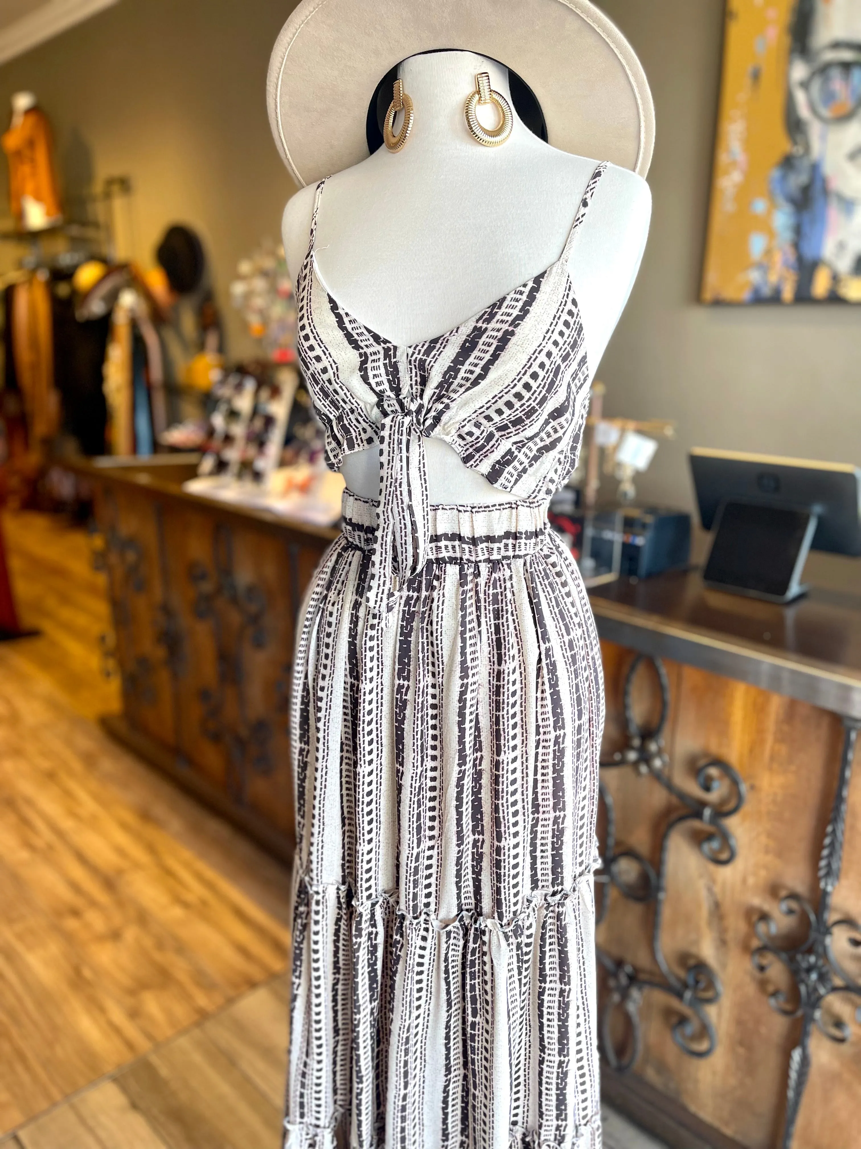 Front Tye Keyhole Maxi Dress