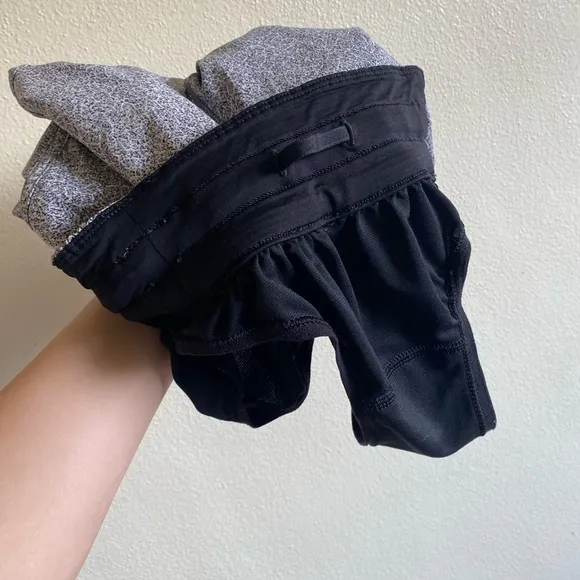 Lululemon Tracker Short V *4&quot; Fractal Alpine White‎ Black / Black size 4