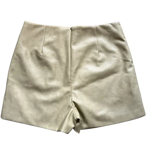 NWT 7For all Mankind faux leather mini skort with slit light mossy green Medium