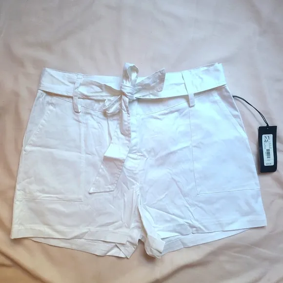 NY&amp;C high waist white shorts NWT szL [913]