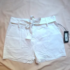 NY&amp;C high waist white shorts NWT szL [913]