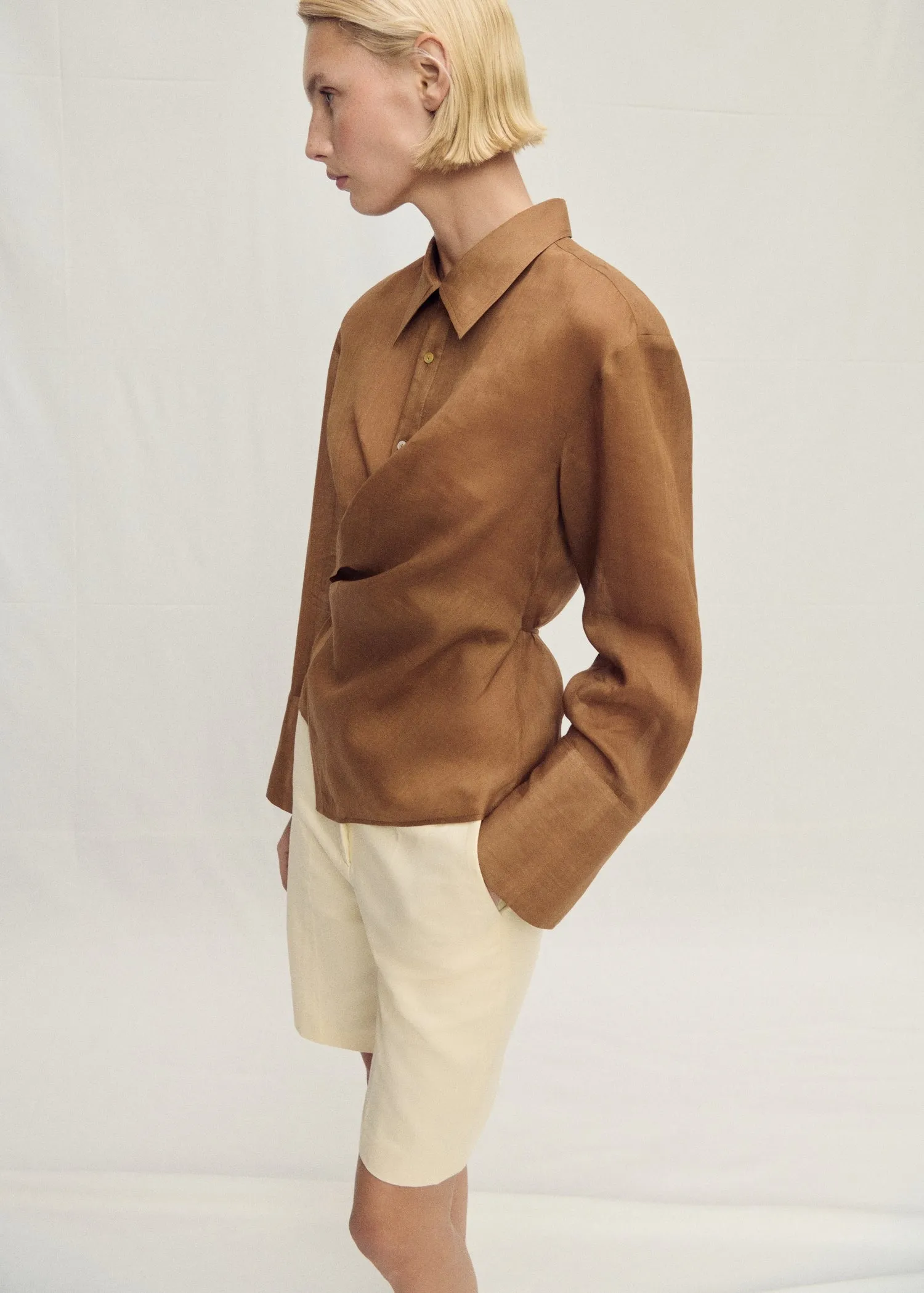 Ramie shirt with asymmetrical closure