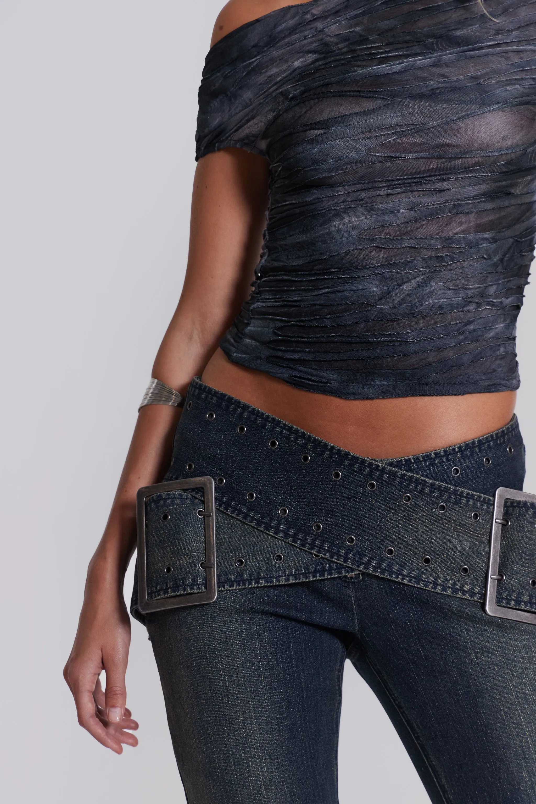 Reign Asymmetric Top
