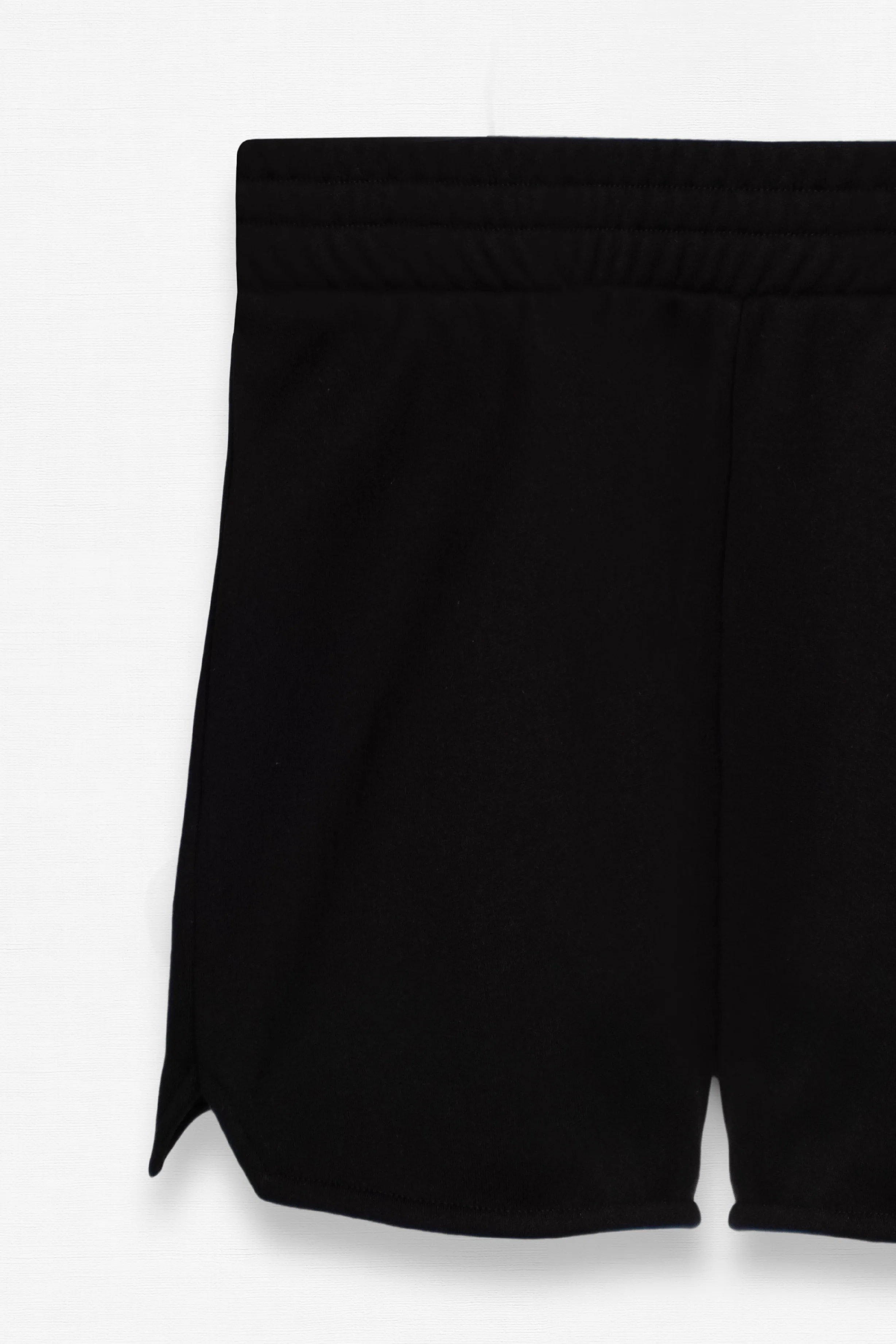 SHORTS WITH SIDE CUT