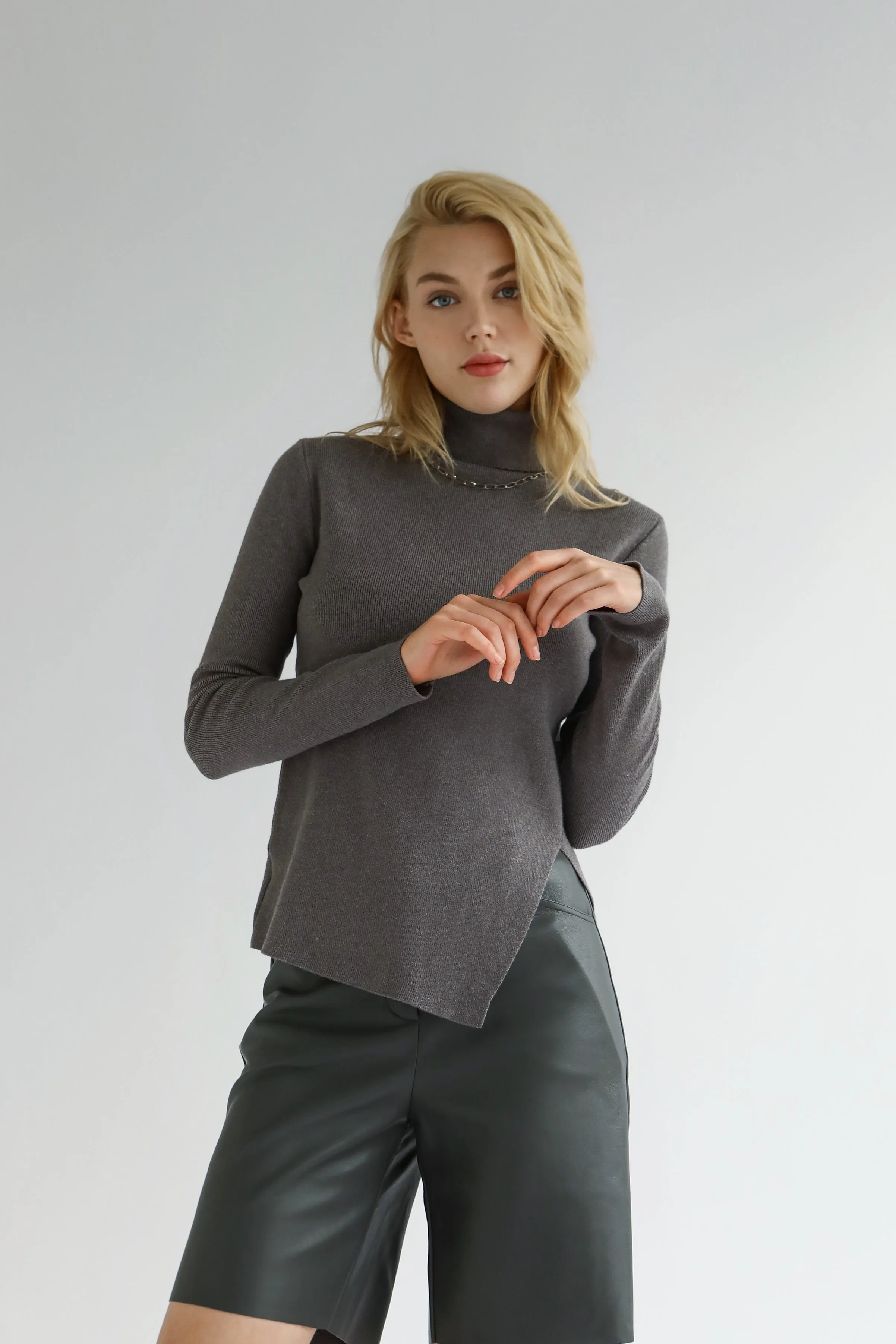 Side Way Stretch Knit Turtleneck Top
