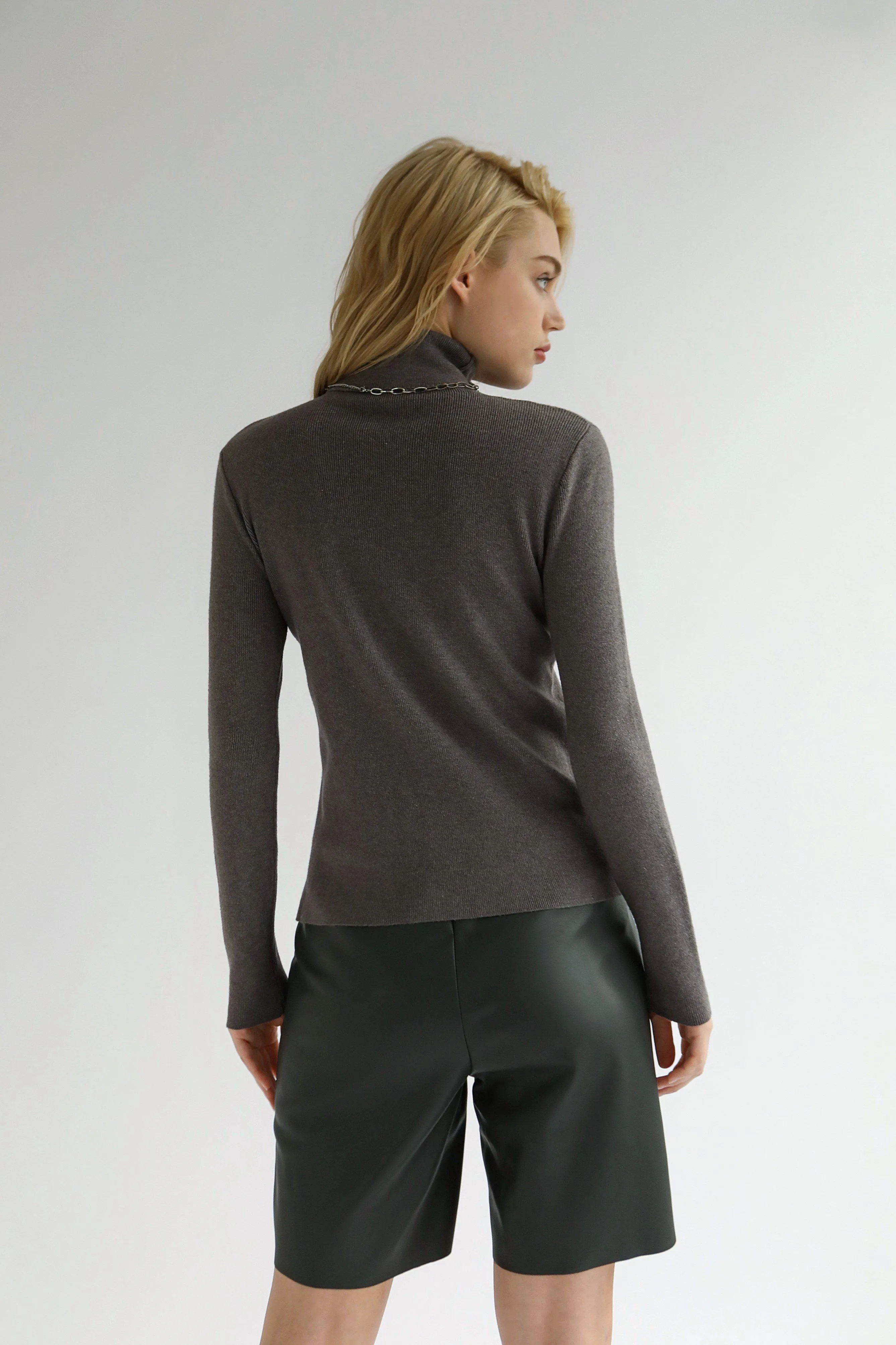 Side Way Stretch Knit Turtleneck Top