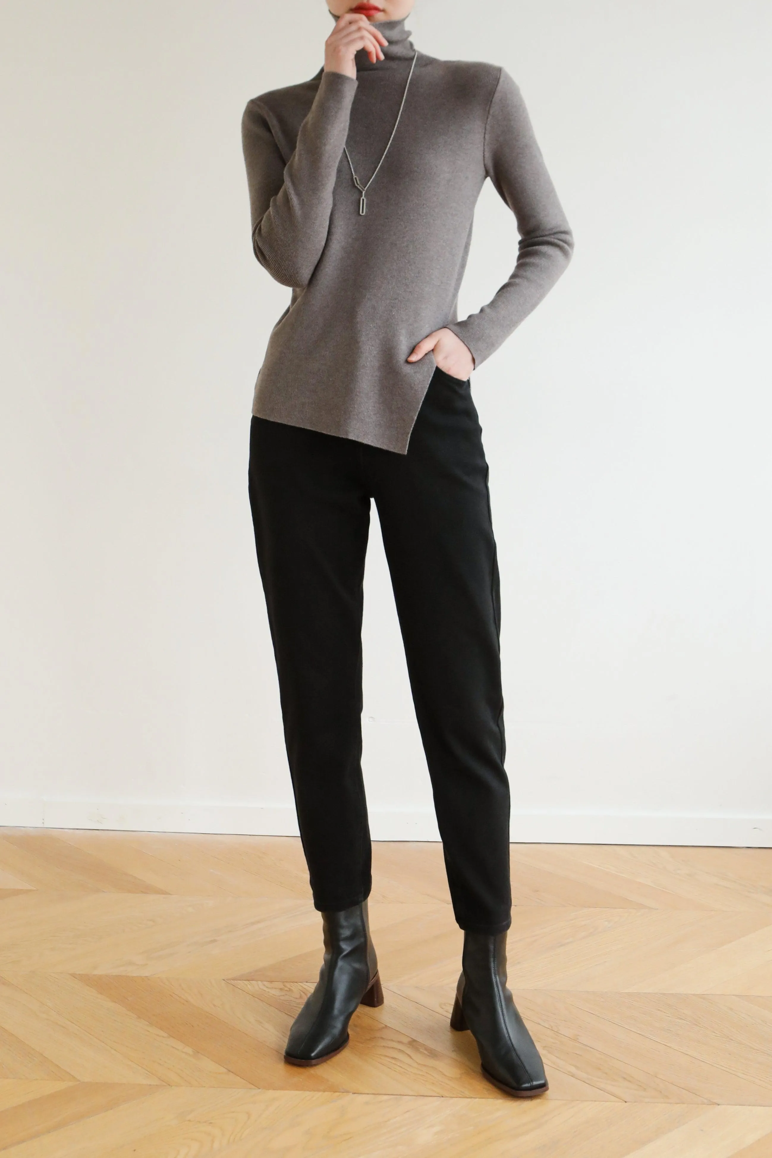 Side Way Stretch Knit Turtleneck Top