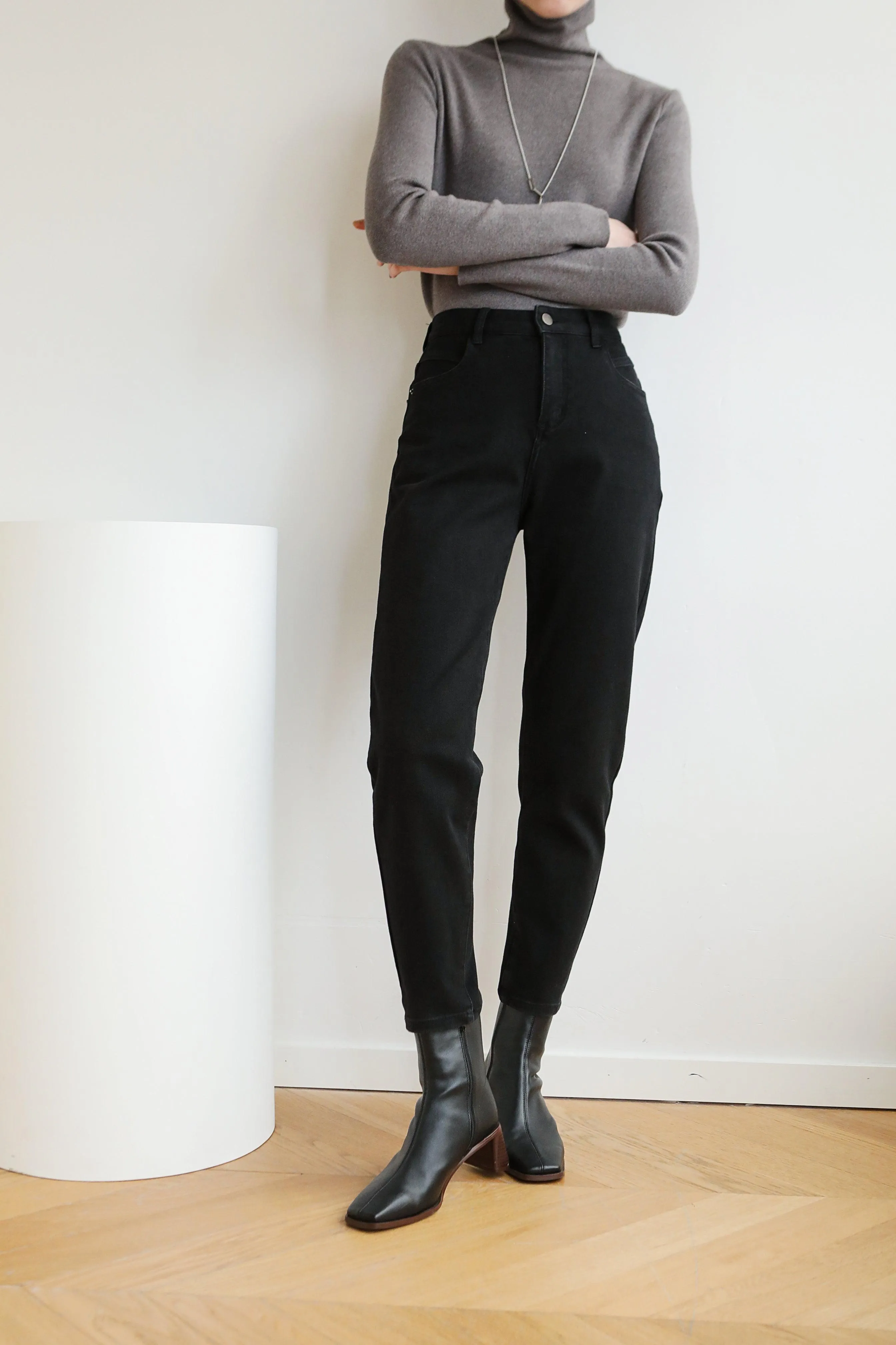 Side Way Stretch Knit Turtleneck Top