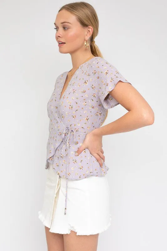 S/S WRAP W/SELF WAIST TIE DITSY PRINT TOP