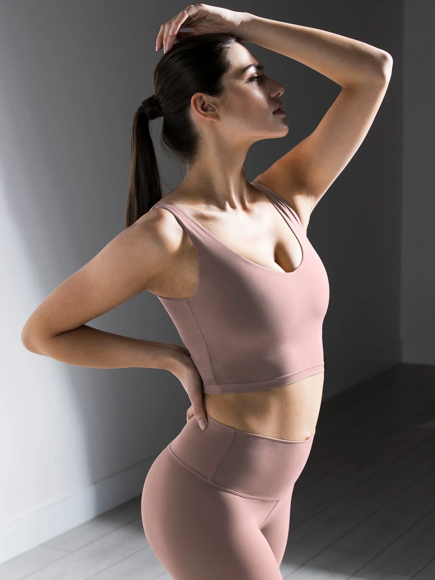 U NECK NUDE TANK