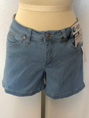 WANNABETTABUTT SHORTS WITH SIDE SLITS