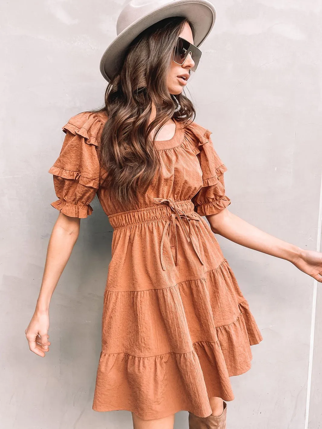 WOMEN'S PUFF SHORT SLEEVE SMOCKED WAIST MINI DRESS