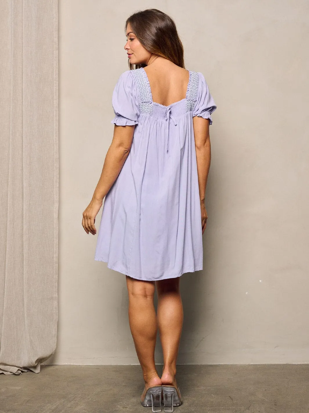 WOMEN'S SHORT PUFF SLEEVES EMBROIDERY SMOCK NECK DEILADED MINI DRESS
