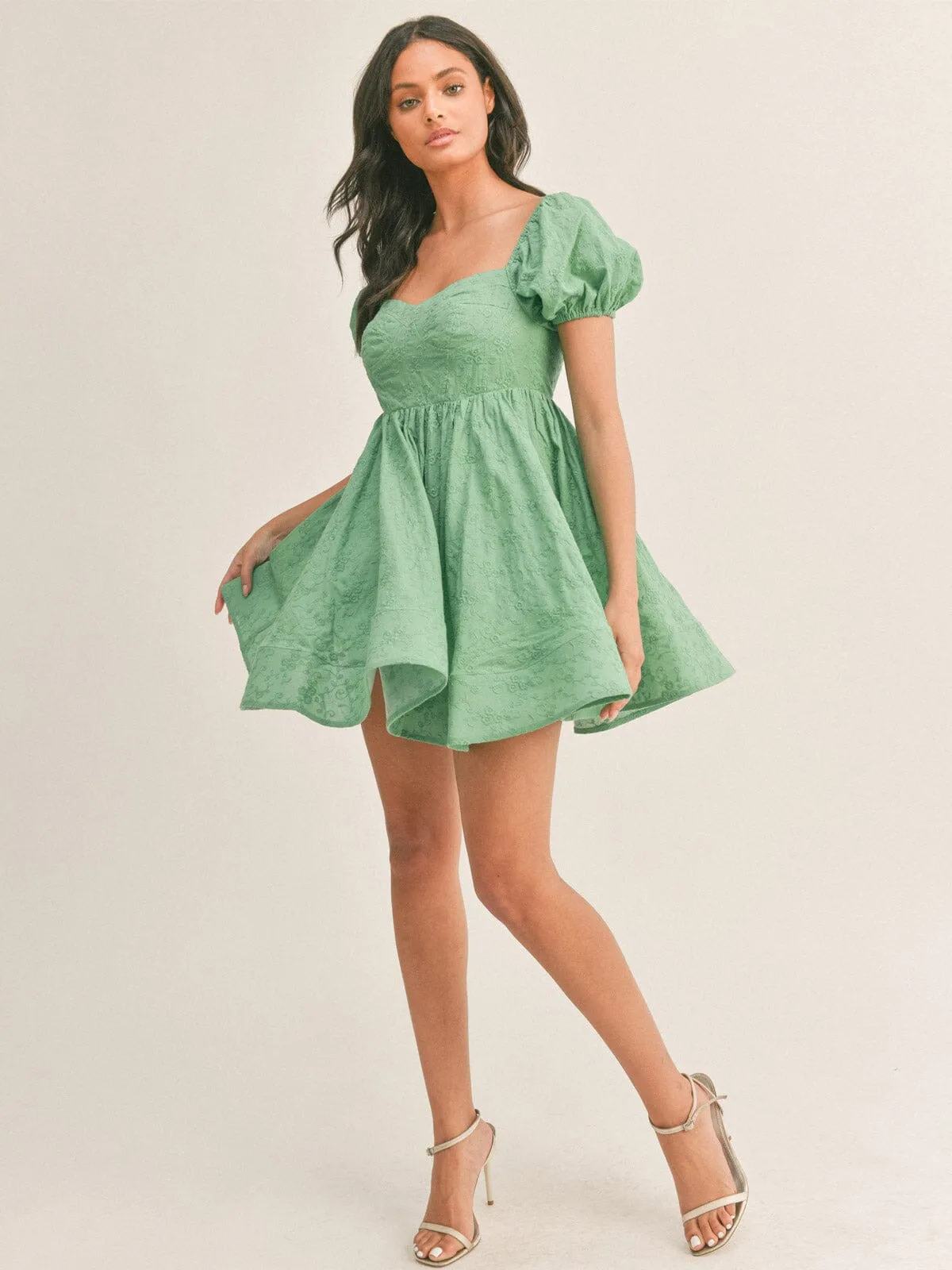 WOMEN'S SHORT PUFF SLEVE EMBROIDERY FLORAL DETAILED MINI DRESS