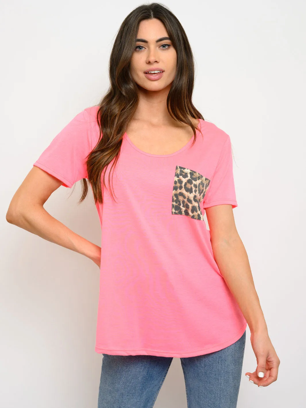 WOMEN'S SHORT SLEEVE FRONT POCKET ANIMAL PRINT TOP