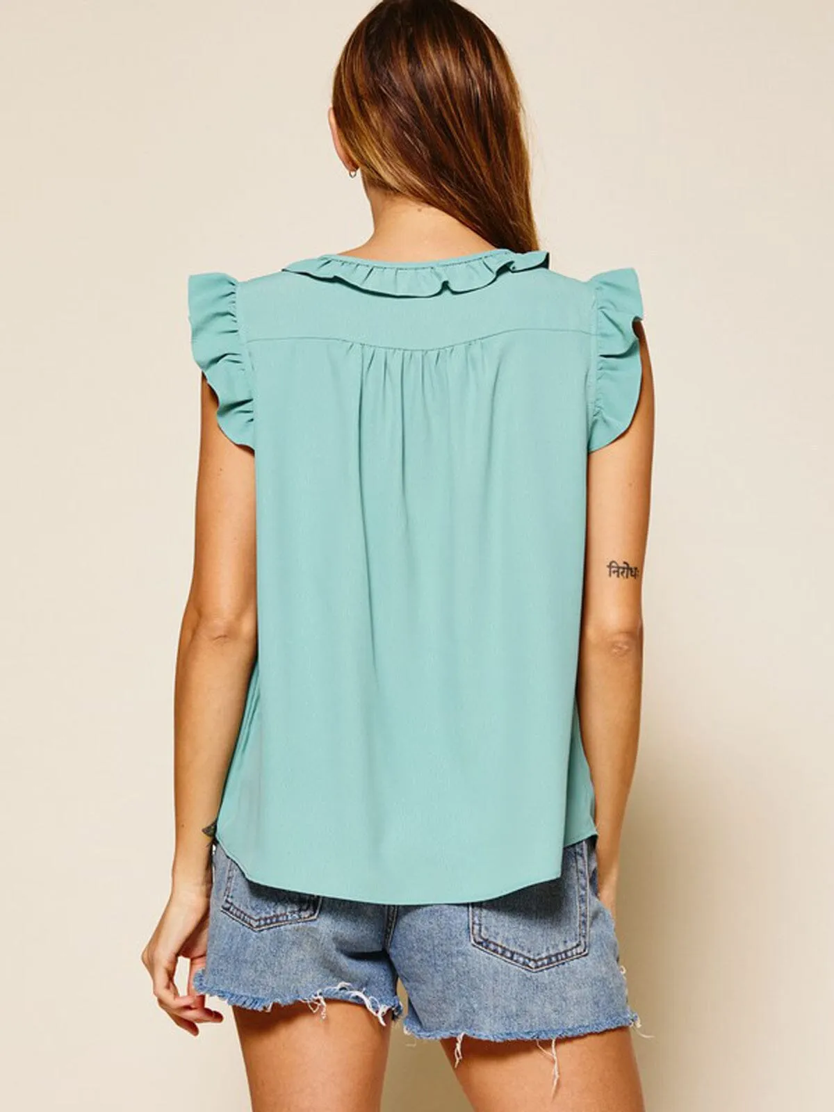 WOMEN'S SHORT SLEEVE RUFFLE FRONT TIE TOP