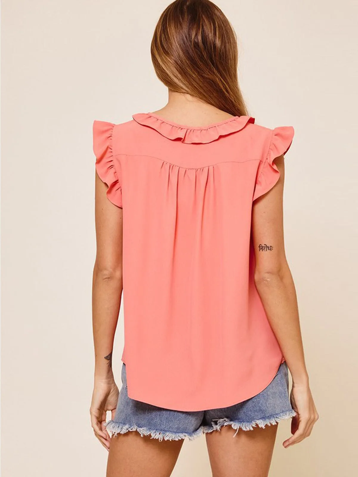 WOMEN'S SHORT SLEEVE RUFFLE FRONT TIE TOP