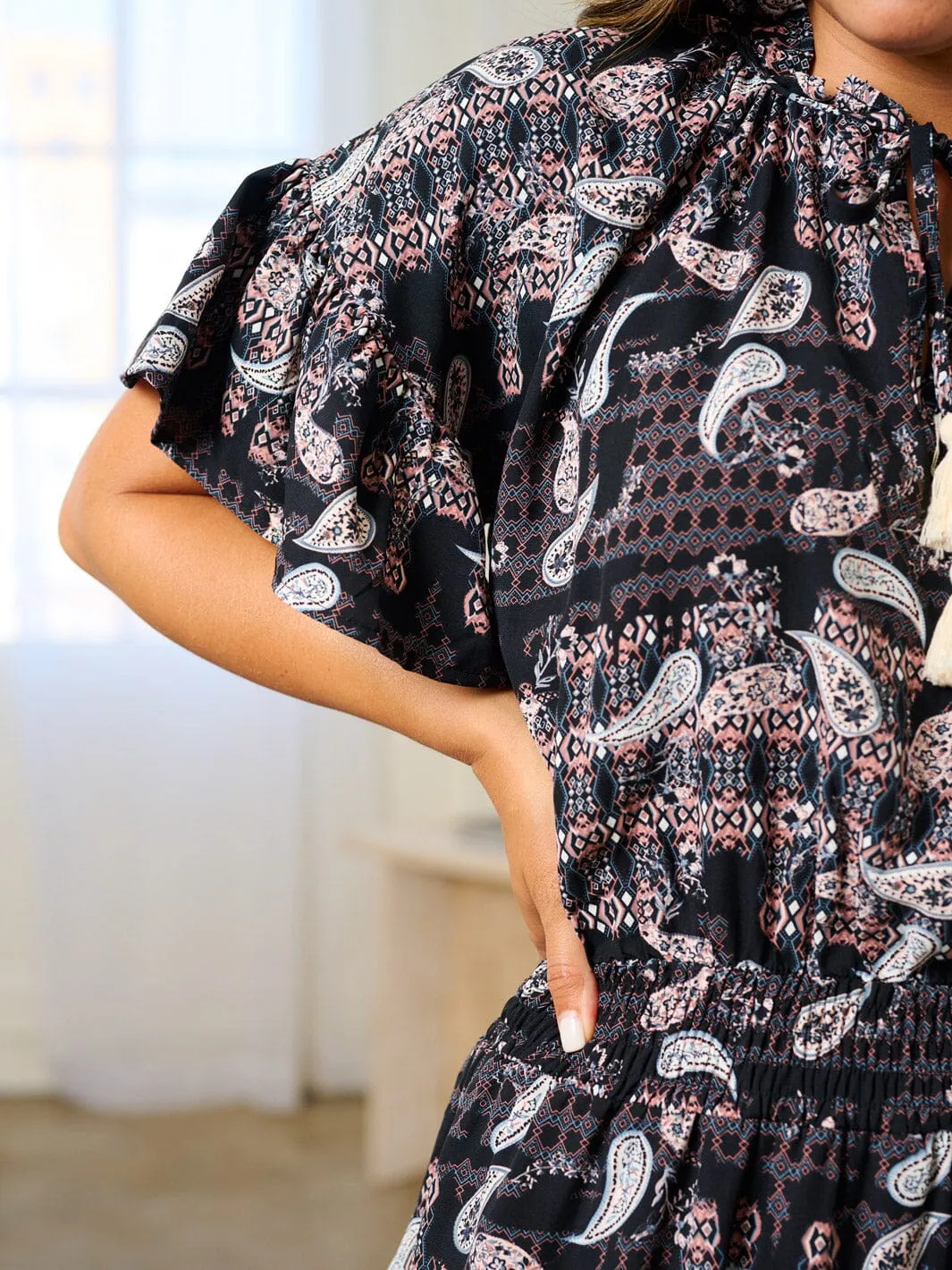 WOMEN'S SHORT SLEEVE RUFFLE V-NECK SMOCK WAIST PAISLEY PRINT MINI DRESS