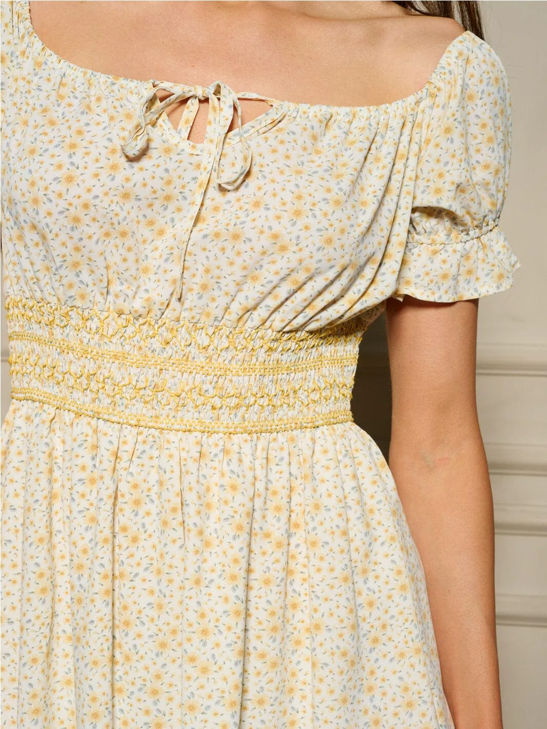 WOMEN'S SHORT SLEEVE SMOCK WAIST FLORAL MINI DRESS