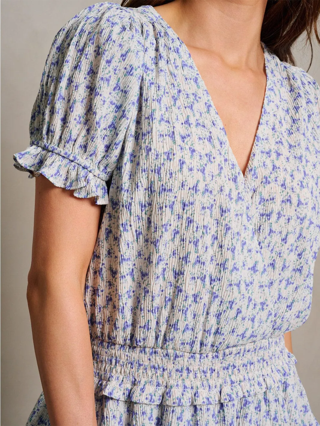 WOMEN'S SHORT SLEEVE V-NECK SMOCK WAIST RUFFLE FLORAL MINI DRESS
