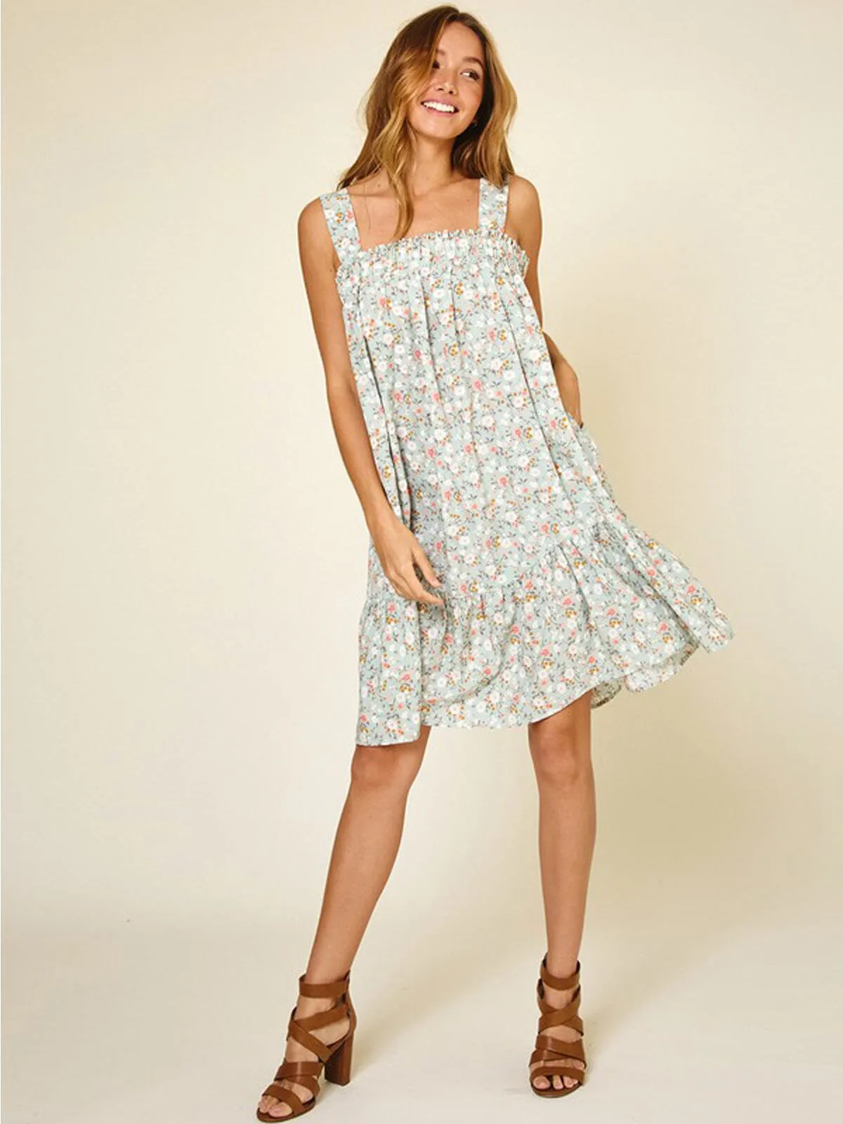 WOMEN'S SLEEVELESS RUFFLE SMOCK NECK FLORAL MINI DRESS