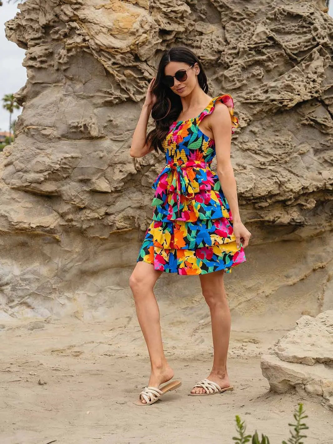 WOMEN'S SLEEVELESS RUFFLE TIERED SELF TIE SMOCK FLORAL MINI DRESS