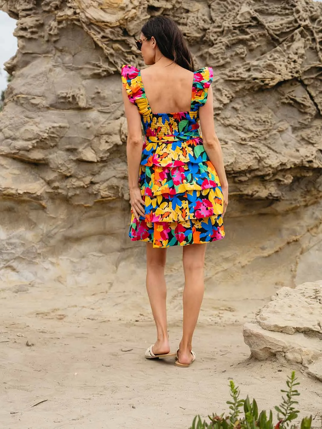 WOMEN'S SLEEVELESS RUFFLE TIERED SELF TIE SMOCK FLORAL MINI DRESS