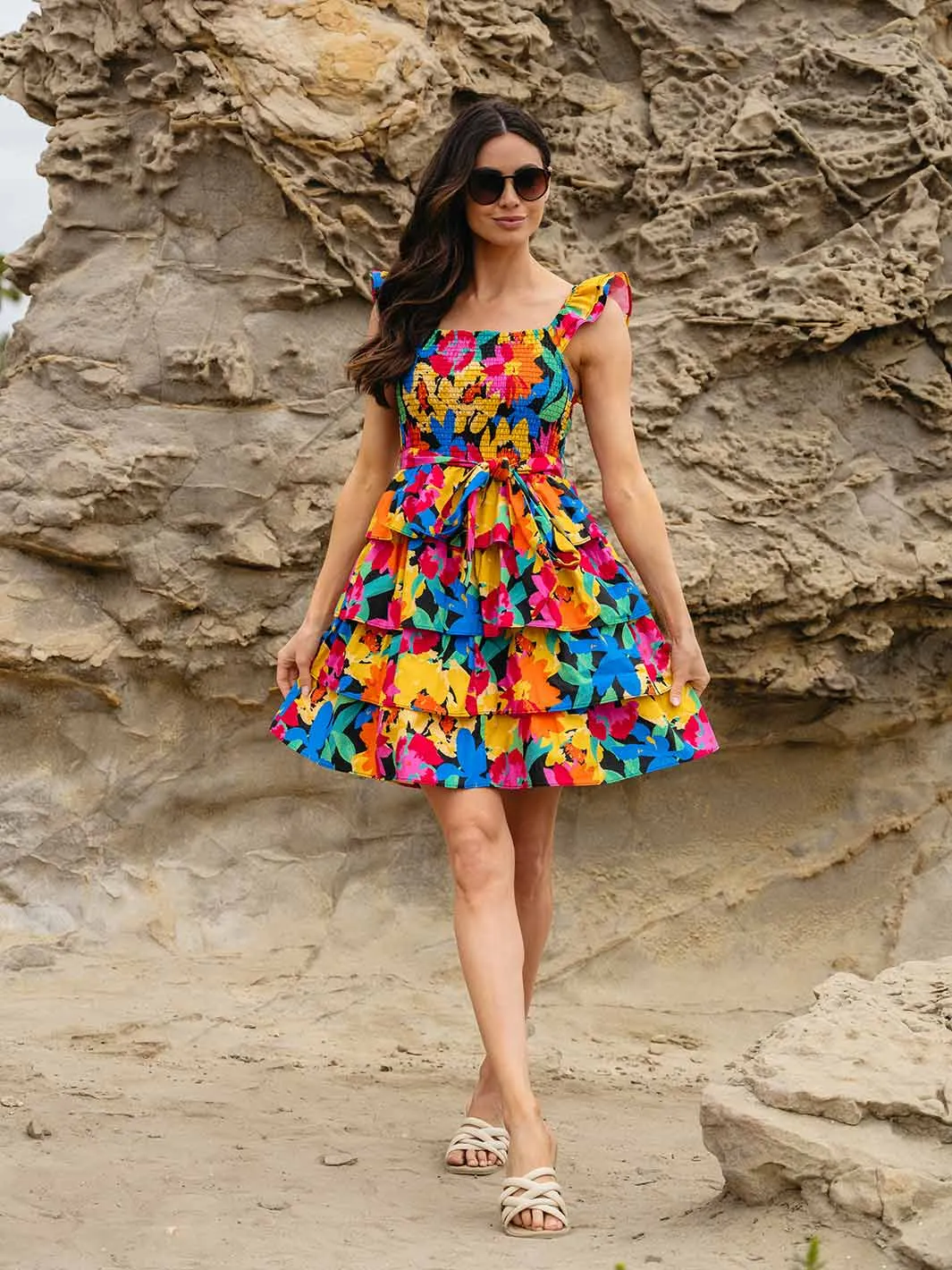 WOMEN'S SLEEVELESS RUFFLE TIERED SELF TIE SMOCK FLORAL MINI DRESS