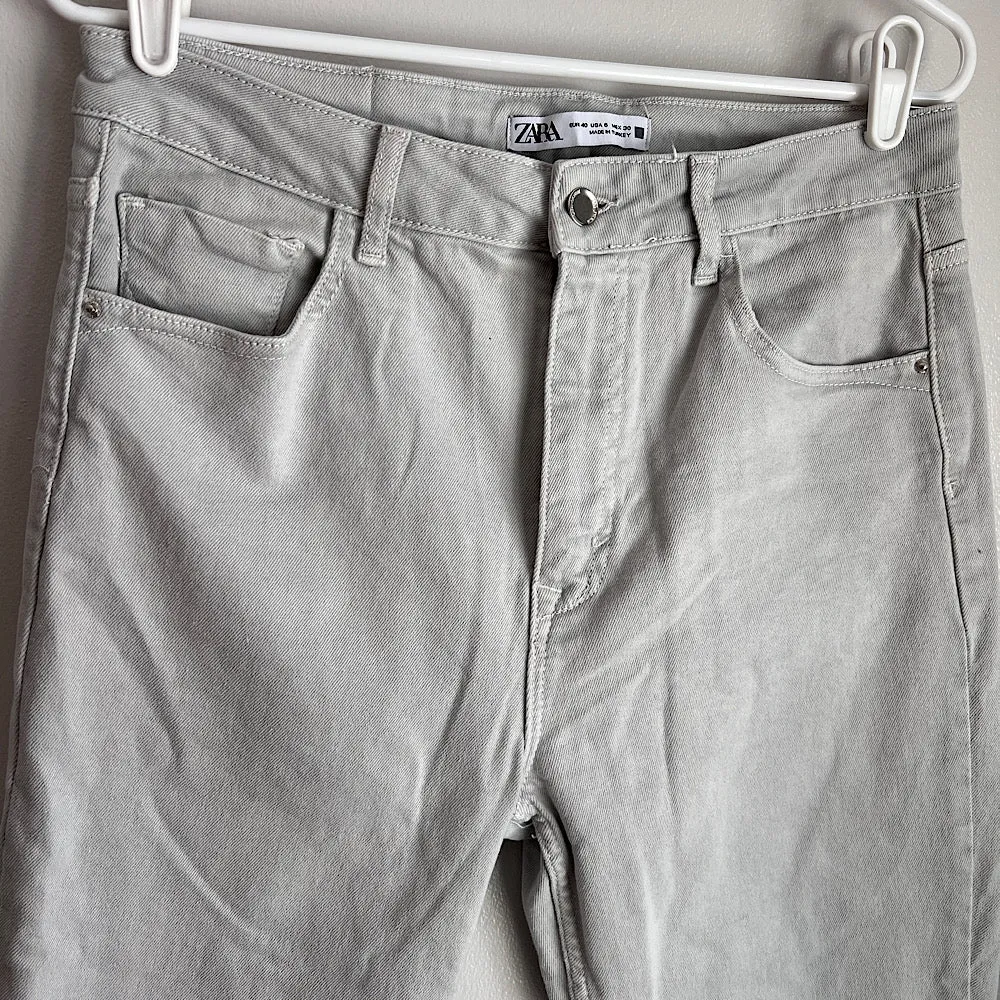 Zara High Waist Side Slit Jeans (8L)