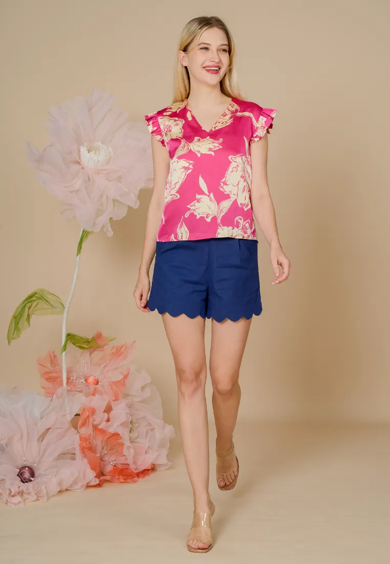 Zoelle Scallop Hem Short with Buckle
